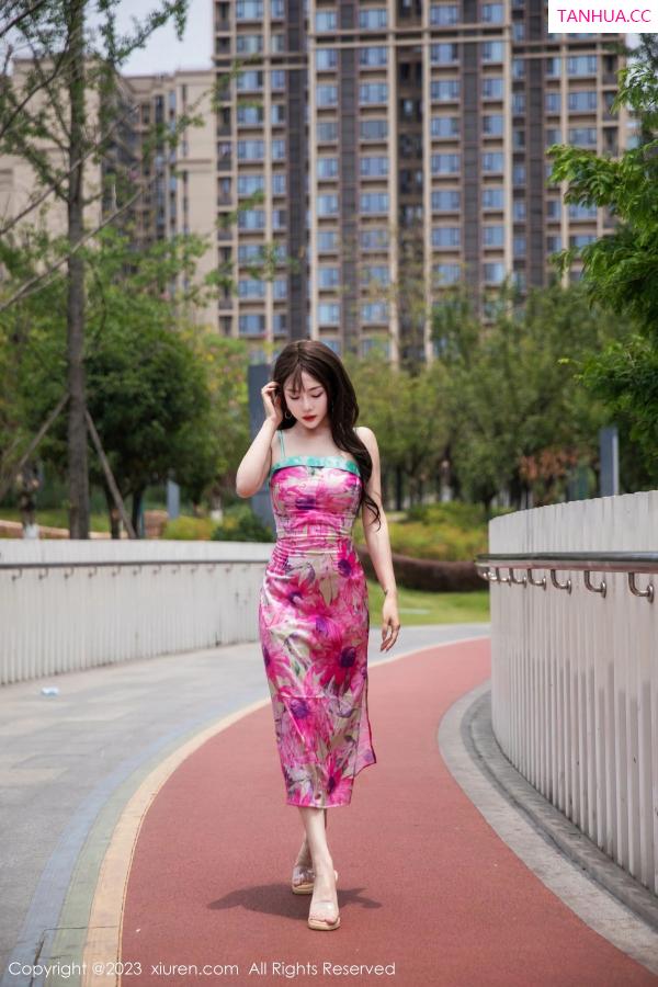   [XiuRen]高清写真图 2023.07.12 No.7065 严利娅Yuliya 网红情人裙第8张图片